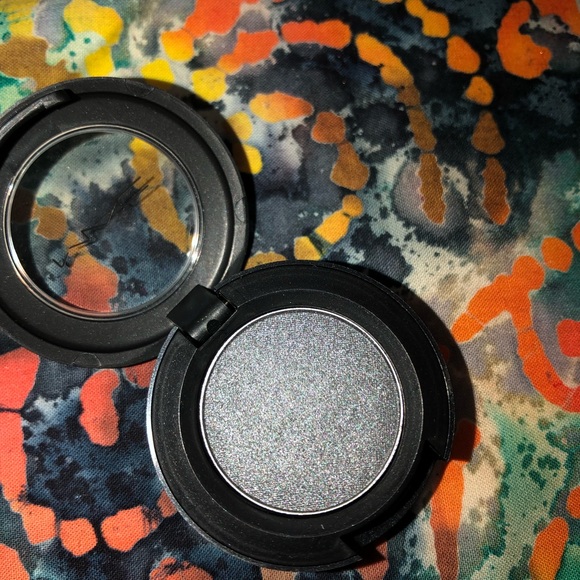 Mac eyeshadow - Picture 2 of 6